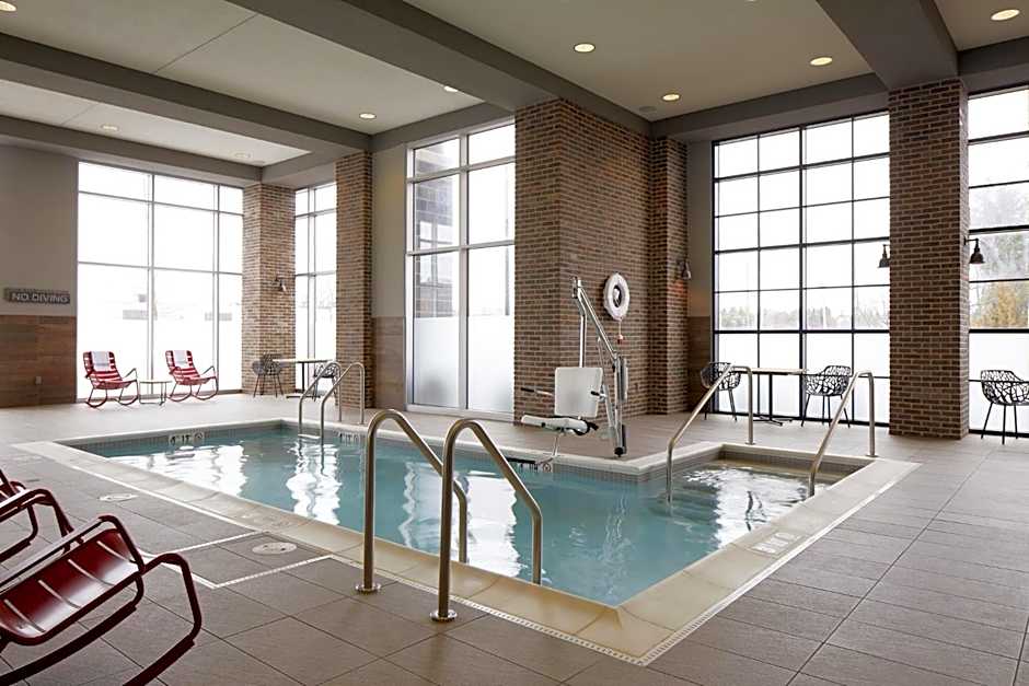 Archer Hotel Boston/Burlington