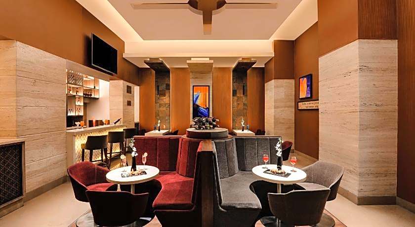 Sandal Suites Op. By Lemon Tree Hotels