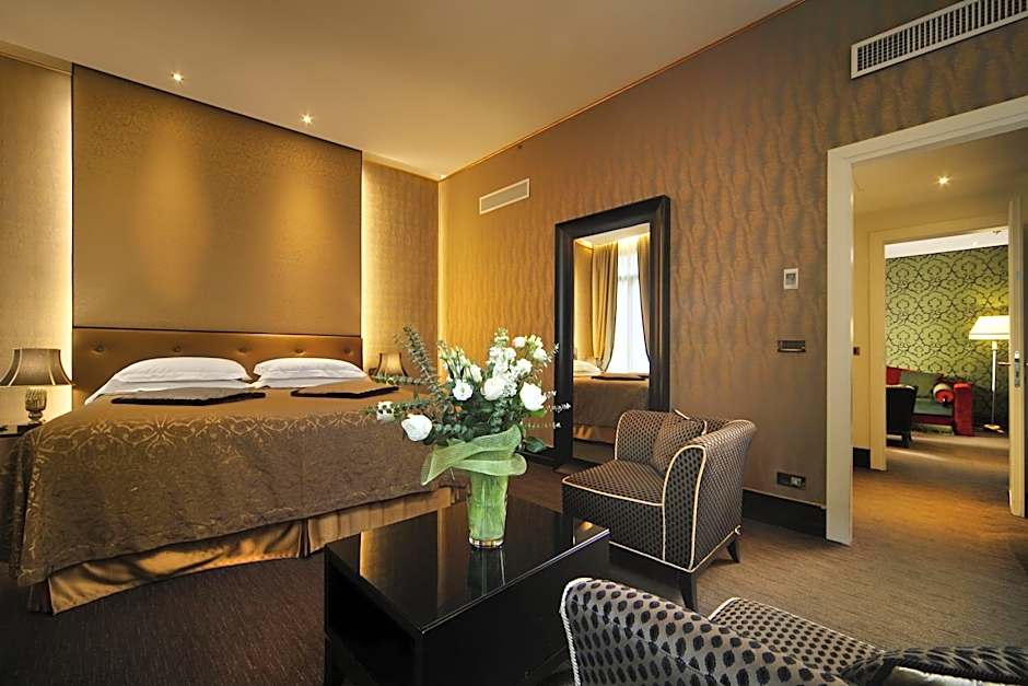 Photo 1 of 8 of Suite