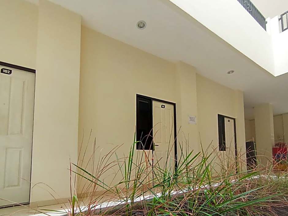 De Corner 2 Madiun RedPartner – Madiun, MO