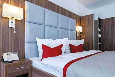 Superior room with river view and balcony 2.floor