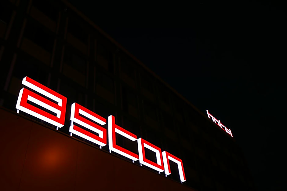 Aston Hotel