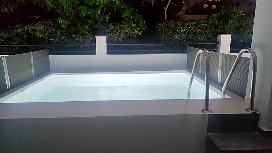 California Beach Hotel - Adults Only