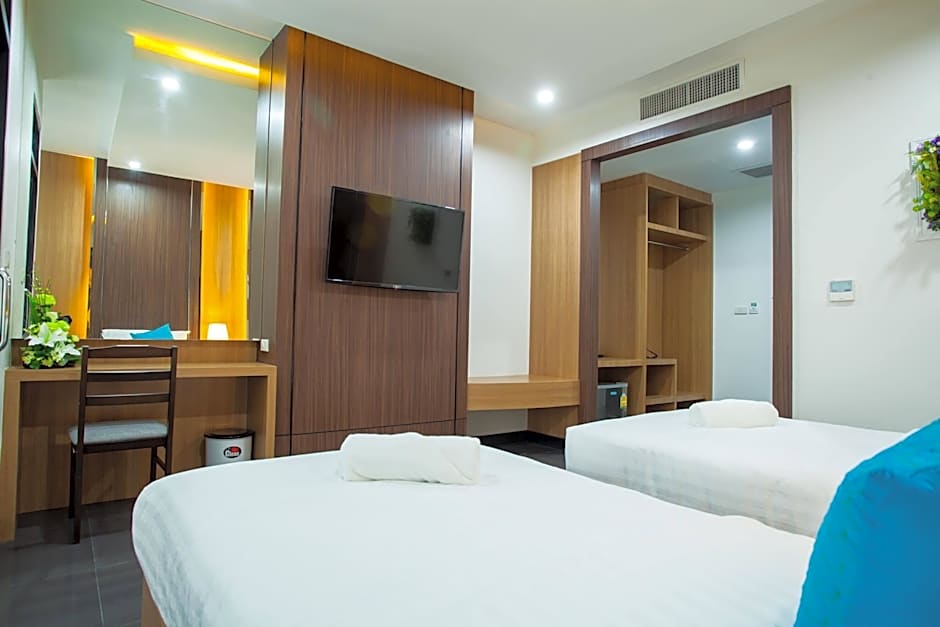 Thanburi Hotel