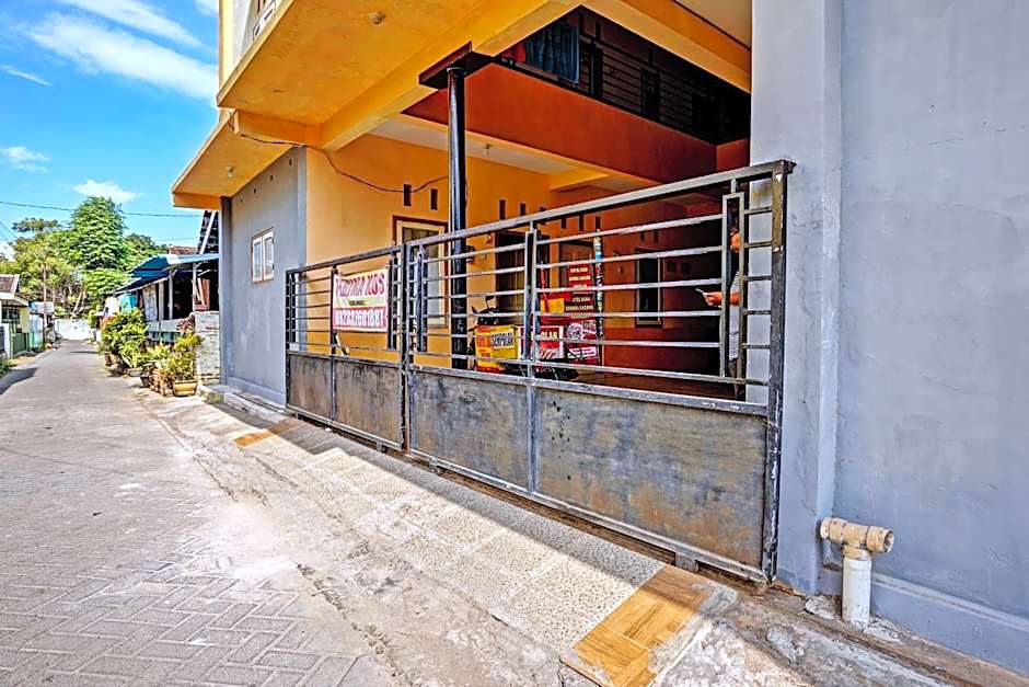 Hotel O Lili Kost SyariahNearKetapang Royal City