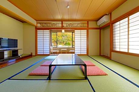 Standard Japanese-Style-Room with 12.5 Tatami mats - Shared Bathroom - Non-Smoking