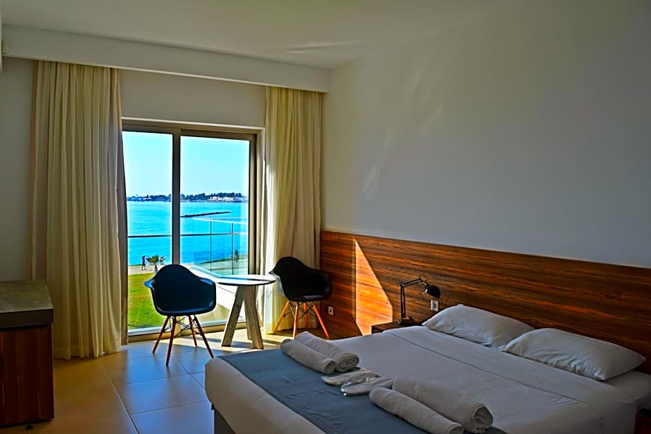 Amphora Hotel & Suites