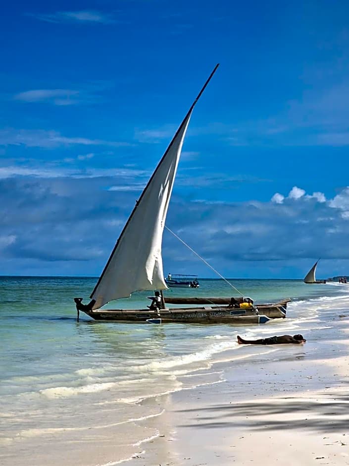 Dhow Inn Boutique Hotel