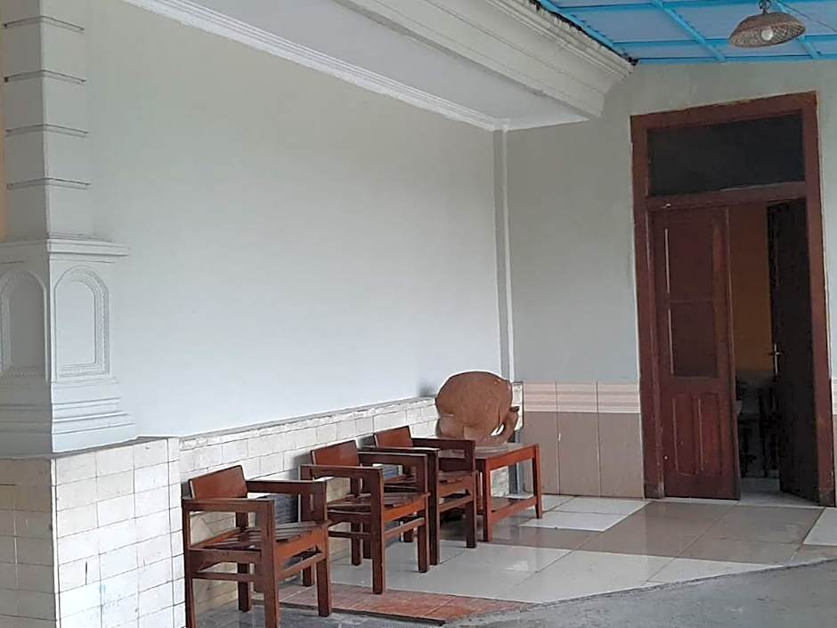 RedDoorz At Hotel Pakem Sari Kaliurang