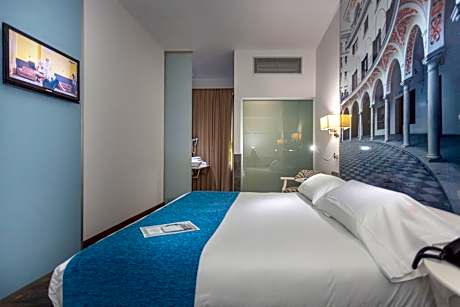 Double or Twin Room with Extra Bed