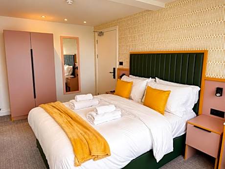 Double Room with Balcony and Sea View