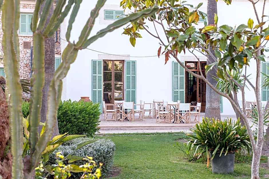 Curolla Petit Hotel