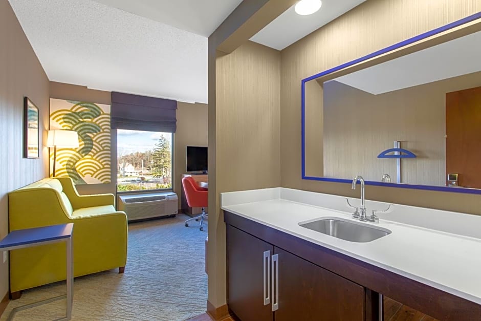 Hampton Inn & Suites Albany-Airport