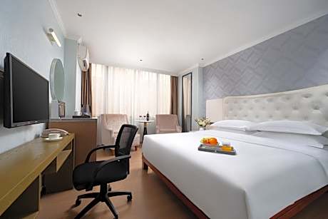 Business Queen Room