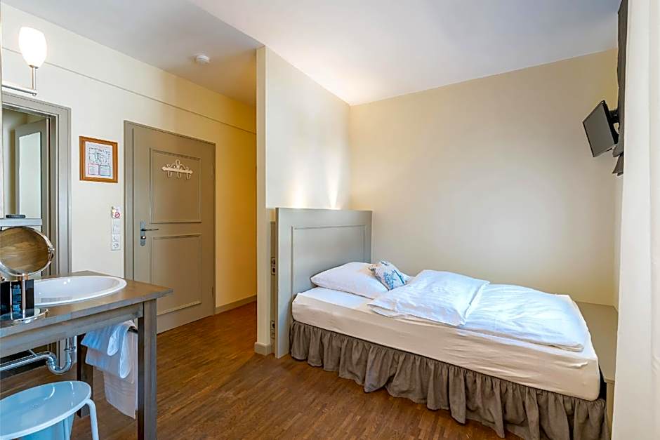 Friedrich von Schiller Hotel