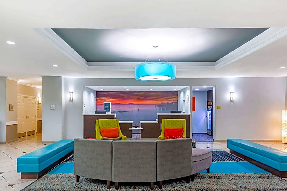 La Quinta Inn & Suites by Wyndham Orange