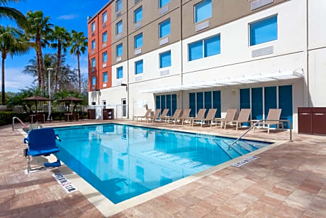 Holiday Inn Express Hotel and Suites Fort Lauderdale Airport Cruise Port By IHG