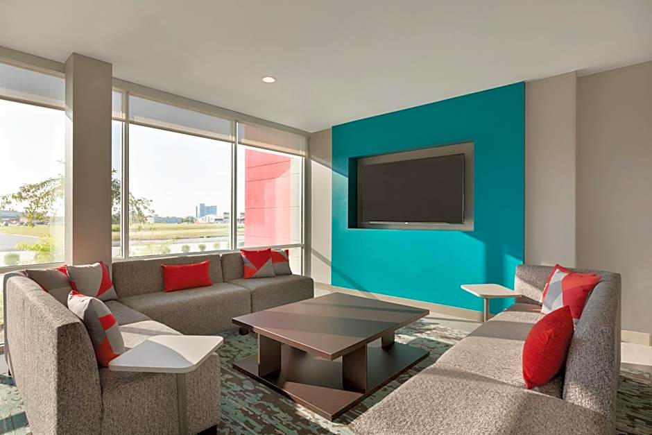 avid hotel Cedar Rapids South By IHG