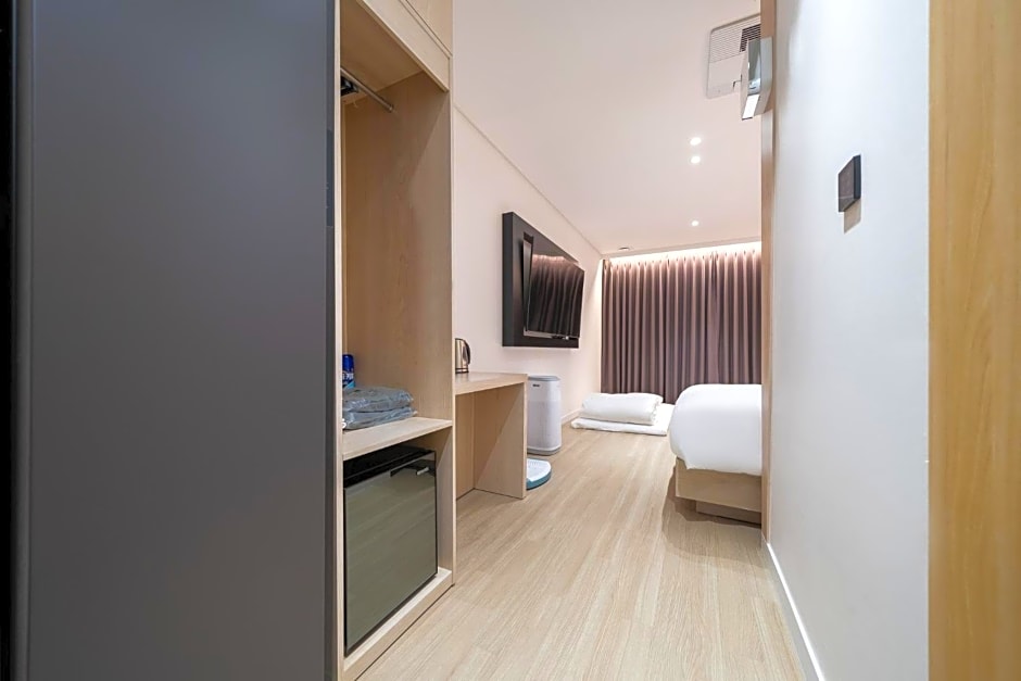 Hound Hotel Mokpo Peace Plaza