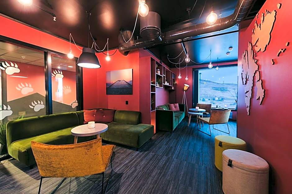 Svalbard Hotell | The Vault