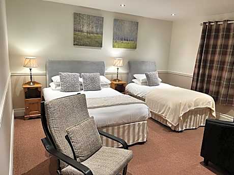 Triple Room with Bath