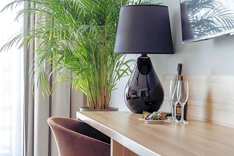 Mazurkowa - z widokiem na Karkonosze i Śnieżkę, darmowy parking, obok restauracja Mazurkowa Chata