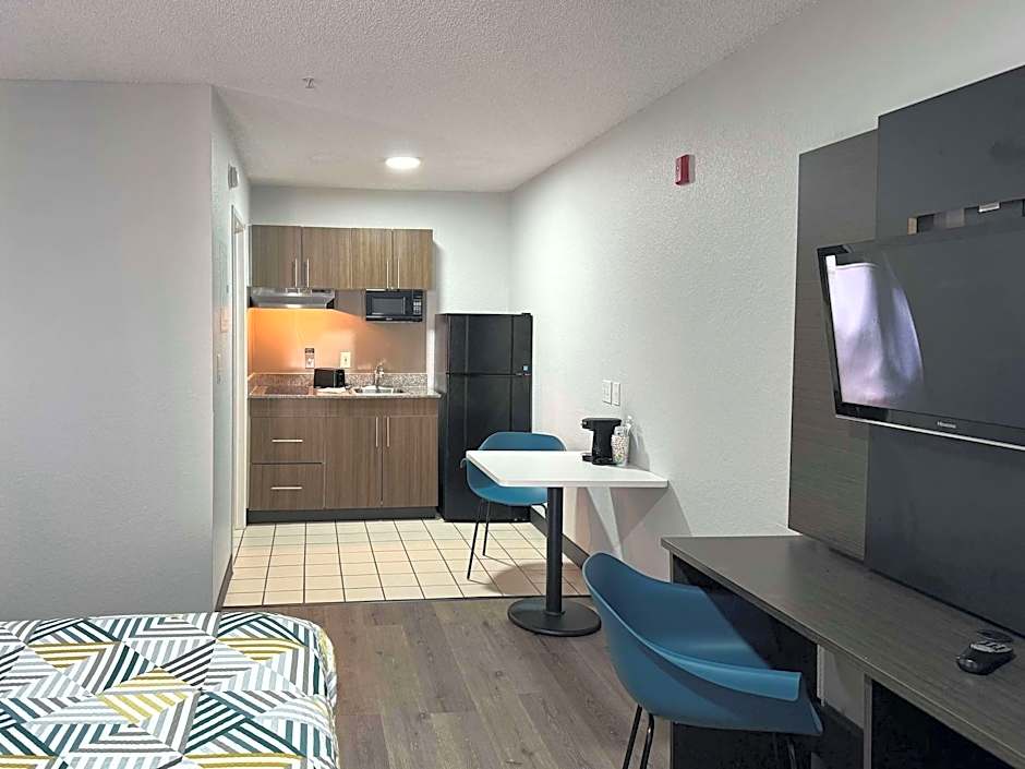 Studio 6 Extended Stay - West Palm Beach, FL
