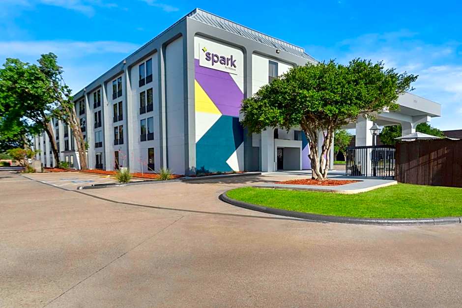 Spark by Hilton Grand Prairie