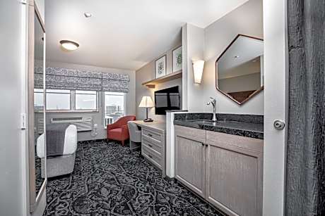 King Guestroom (1 King Bed)