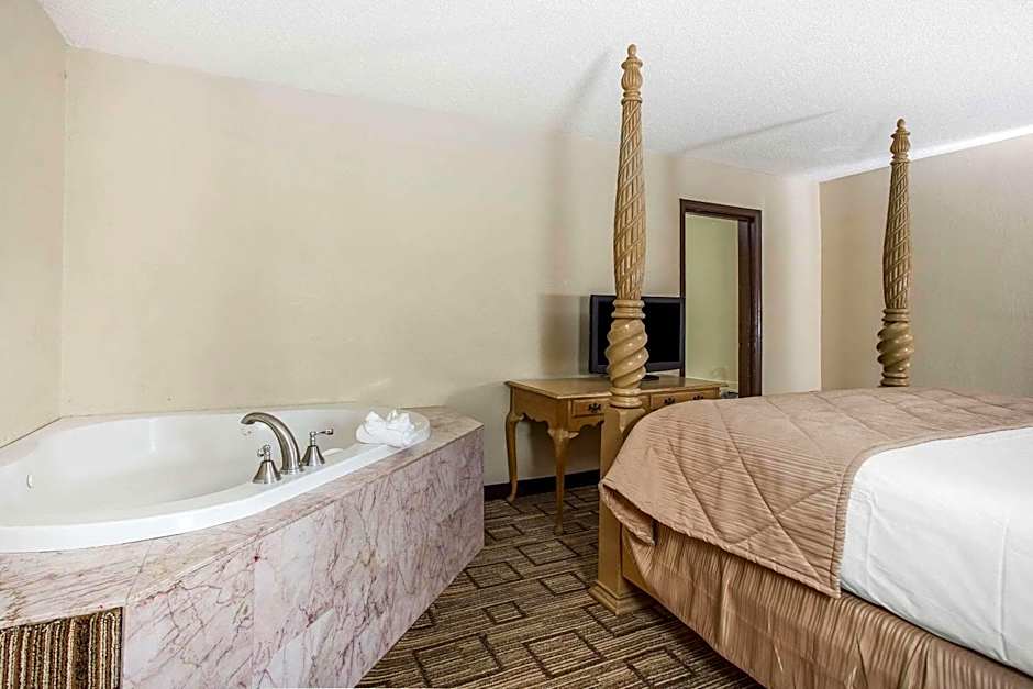 Clarion Hotel Fort Mill Near Amusement Park