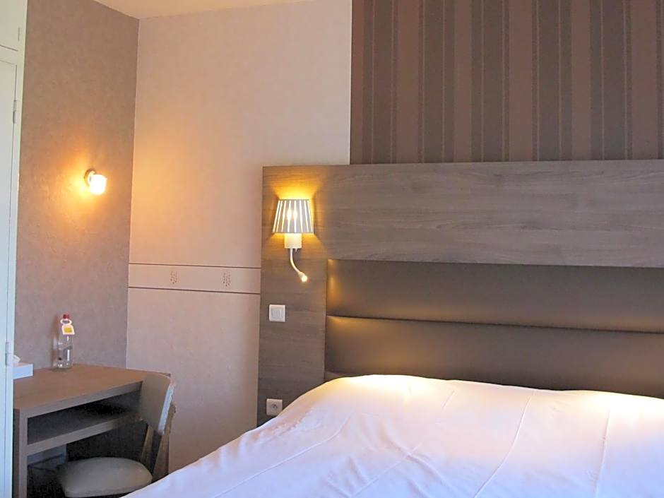 Logis Hôtel Deshors-Foujanet