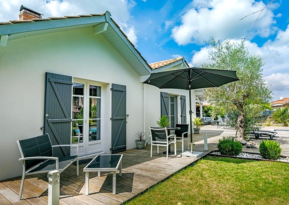 Chambre avec salle de bain privée de la Canopée de Mios