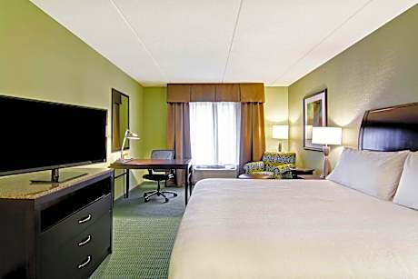 1 King Premium W/In-Room Drinks-Snacks