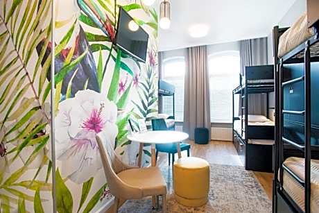 Bed in 6-Bed Mixed Dormitory Room