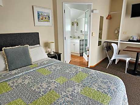 Queen Room with Free Netflix
