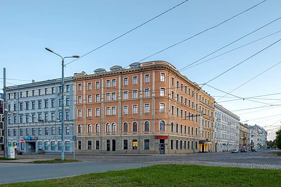 Metropole Hotel by Semarah