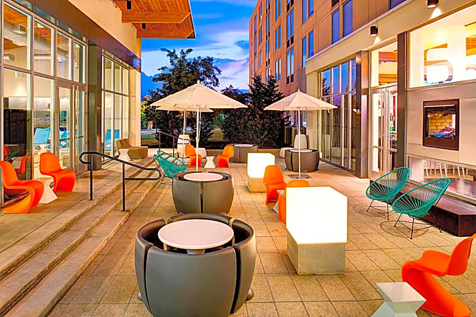Aloft Philadelphia Airport