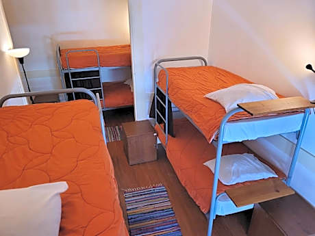 Bed in 6-Bed Mixed Dormitory Room