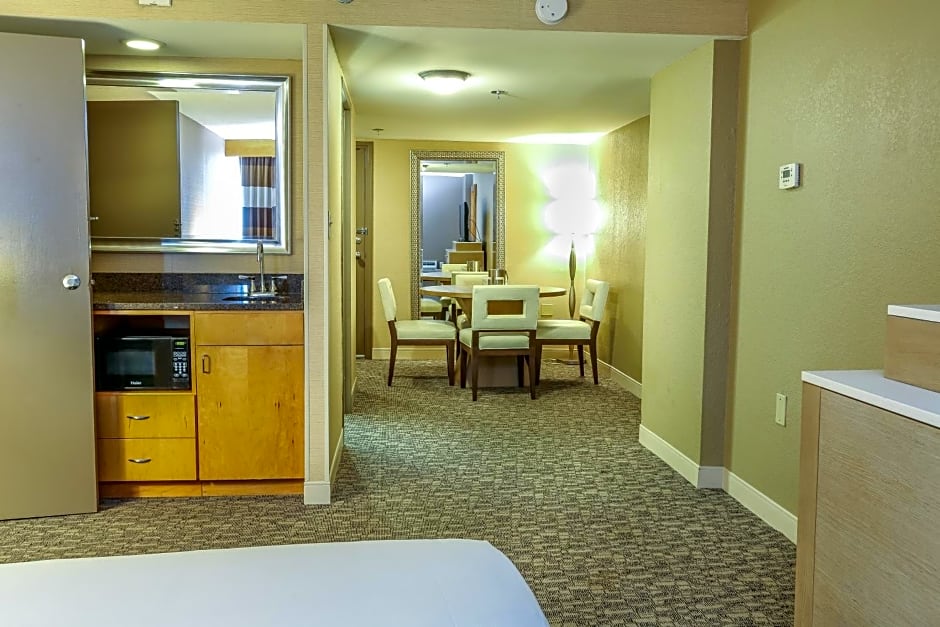 DoubleTree by Hilton Virginia Beach