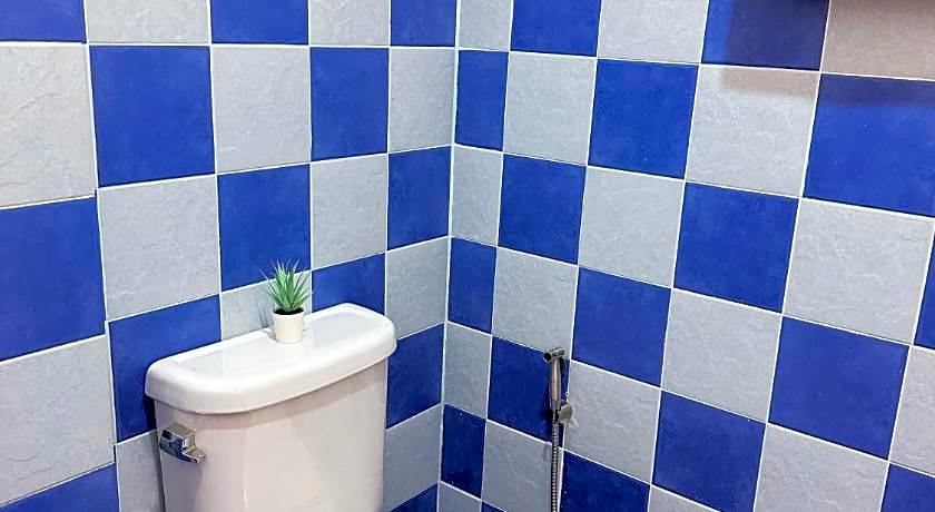 Montana Hotel & Hostel Phuket