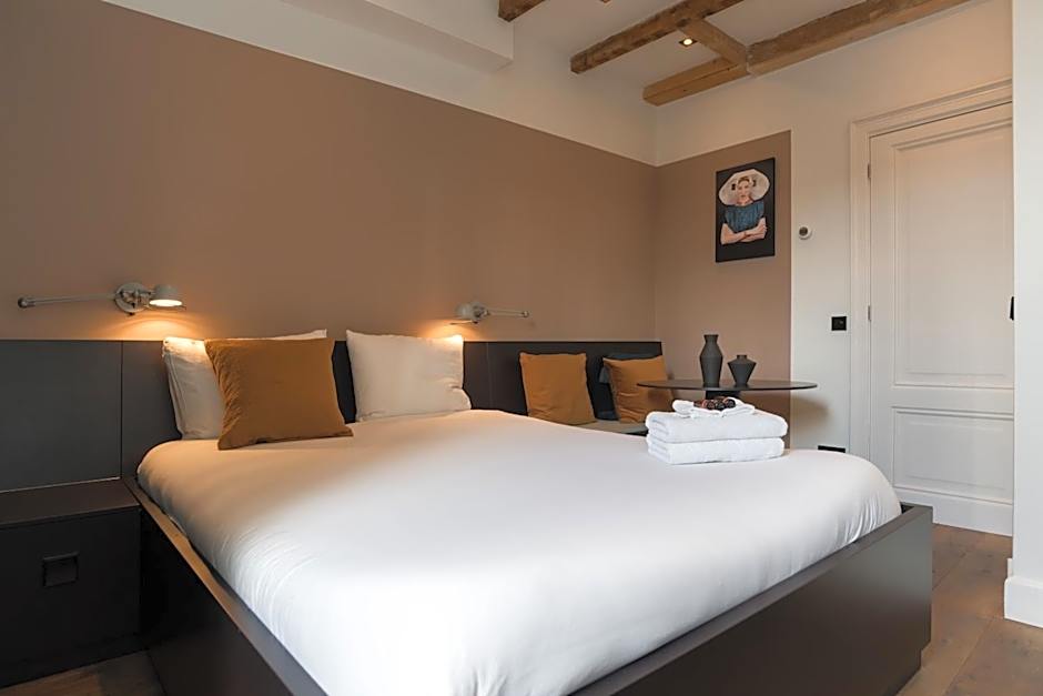 City centre studio canal belt