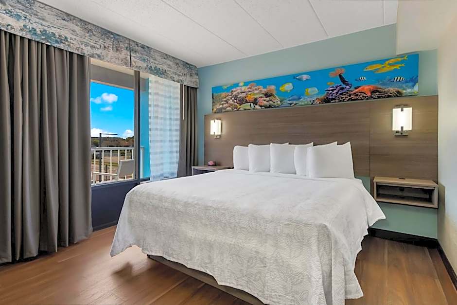 Red Roof PLUS & Suites Virginia Beach - Seaside