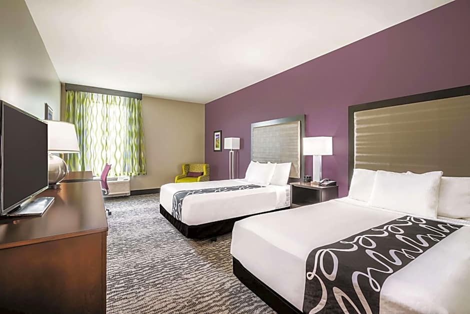 La Quinta Inn & Suites by Wyndham Clifton Park