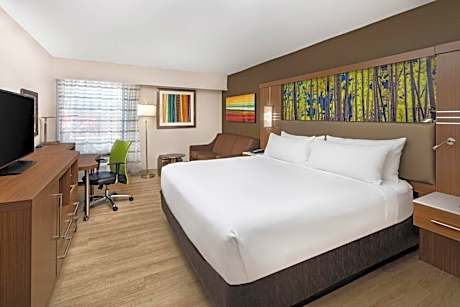 Deluxe King Room - Non-Smoking