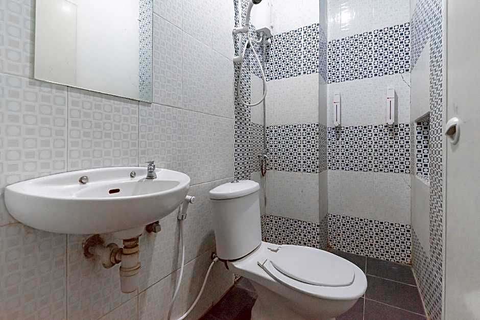 RedDoorz @ Jalan Krakatau Medan