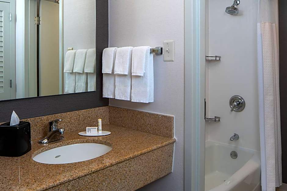 Courtyard by Marriott Memphis East/Park Avenue