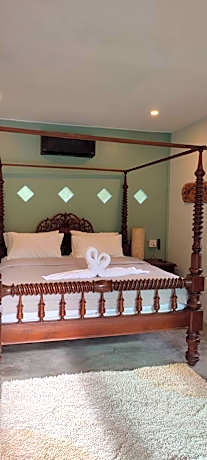 Deluxe Bungalow with Air-Conditioning