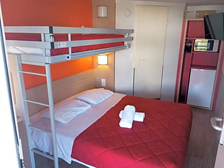 Triple Room (1 Double Bed + 1 Single Bed)