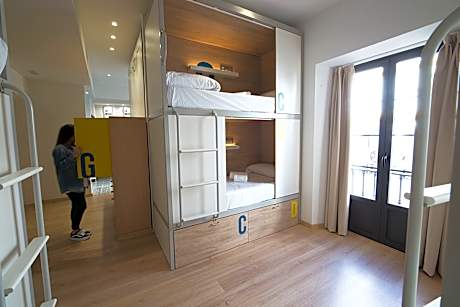 BED IN SHARED ROOM (8 BEDS)