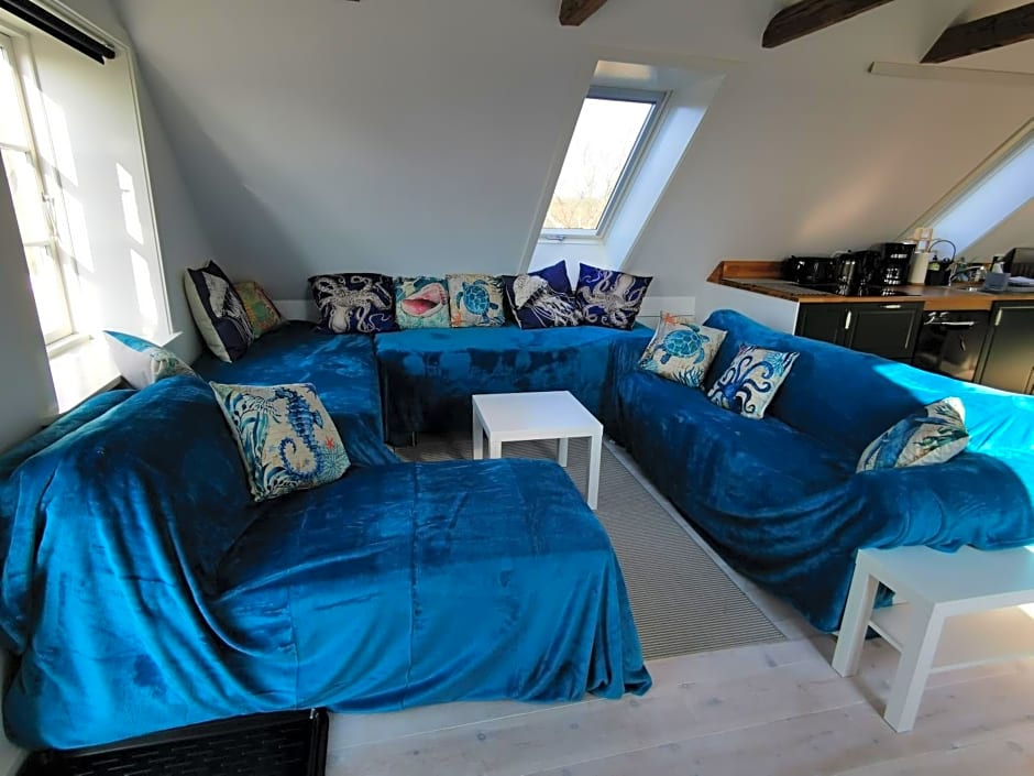 The 'Loft' Apartment- "Den Gule Svane" Guest House - near Rønne & Beach